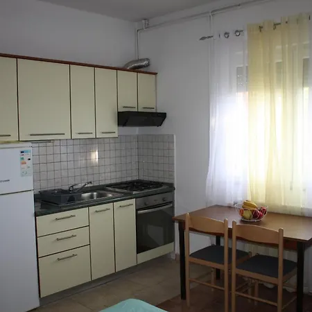 Apartman With Parking Space - 21605