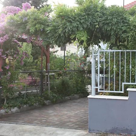 With Parking Space - 21605 شقة *