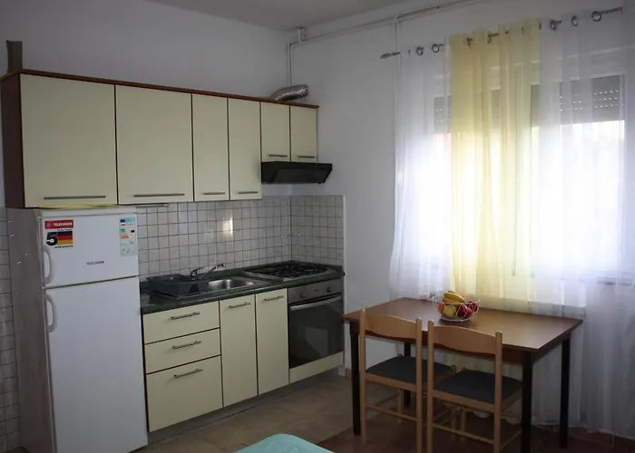 Apartman With Parking Space - 21605